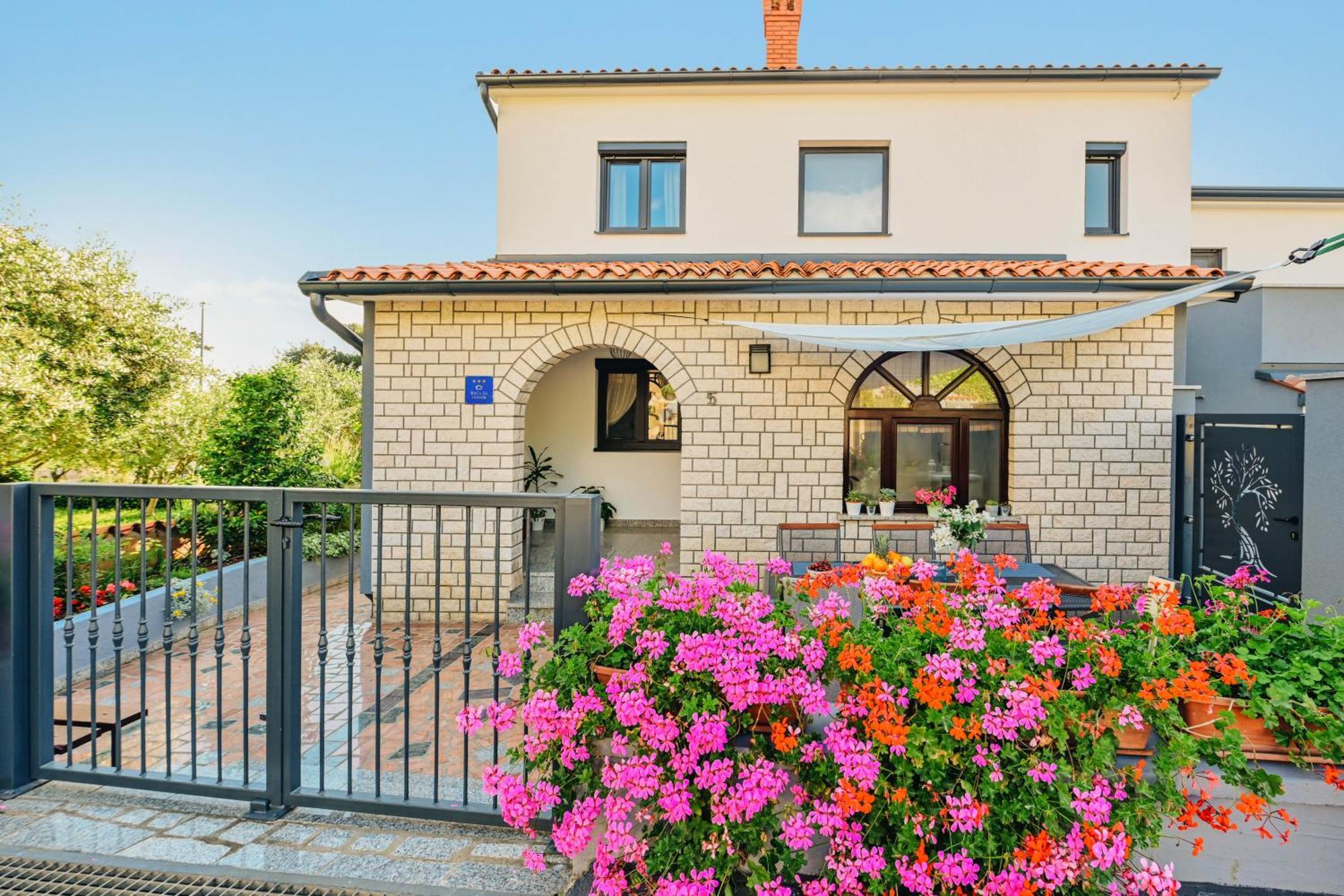 Villa Luna Porec Exterior photo